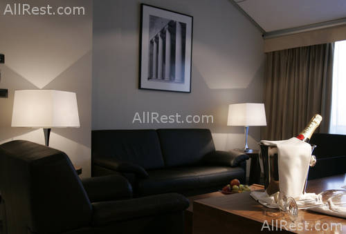 Atrium Hotel 15